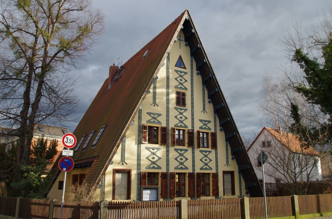 Putjatinhaus von der Meußlitzer Straße aus gesehen